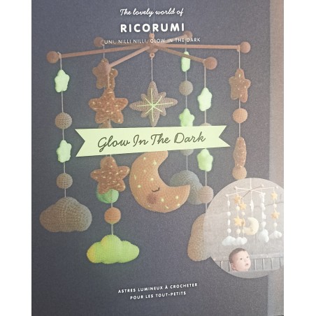 901022 - Glow in the dark