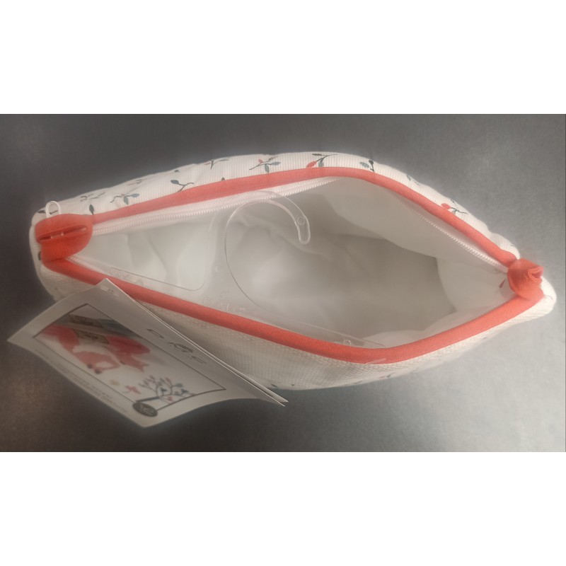 Trousse de toilette à broder