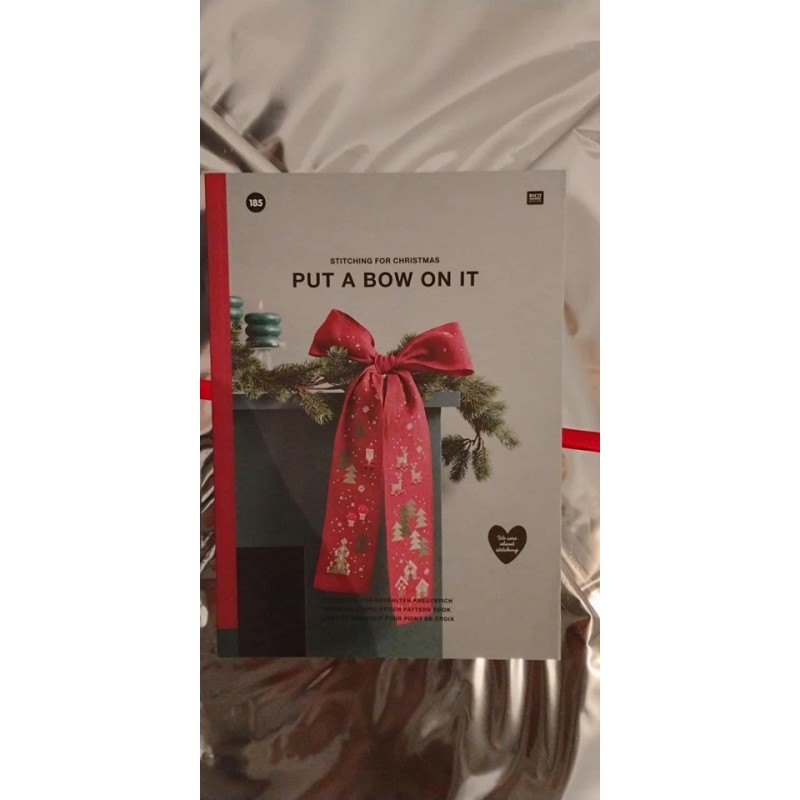 920060 - Put a bow on it - broderie