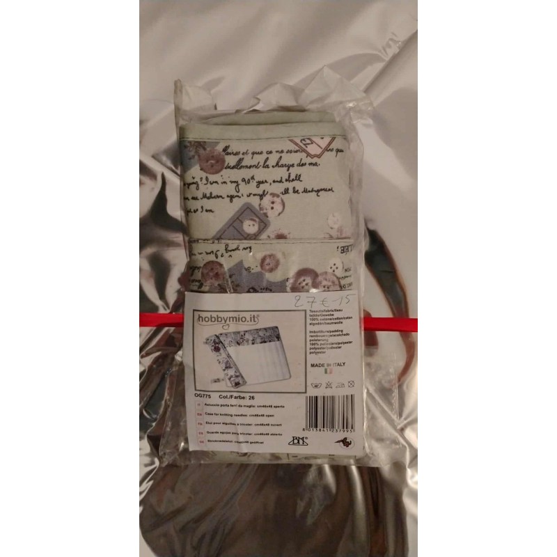Etui a aiguilles en tissu